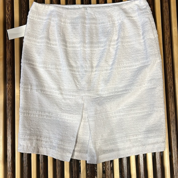 NWT Woman’s Saks Fifth Avenue Black Label - Lined Skirt Size 8 - Picture 3 of 6